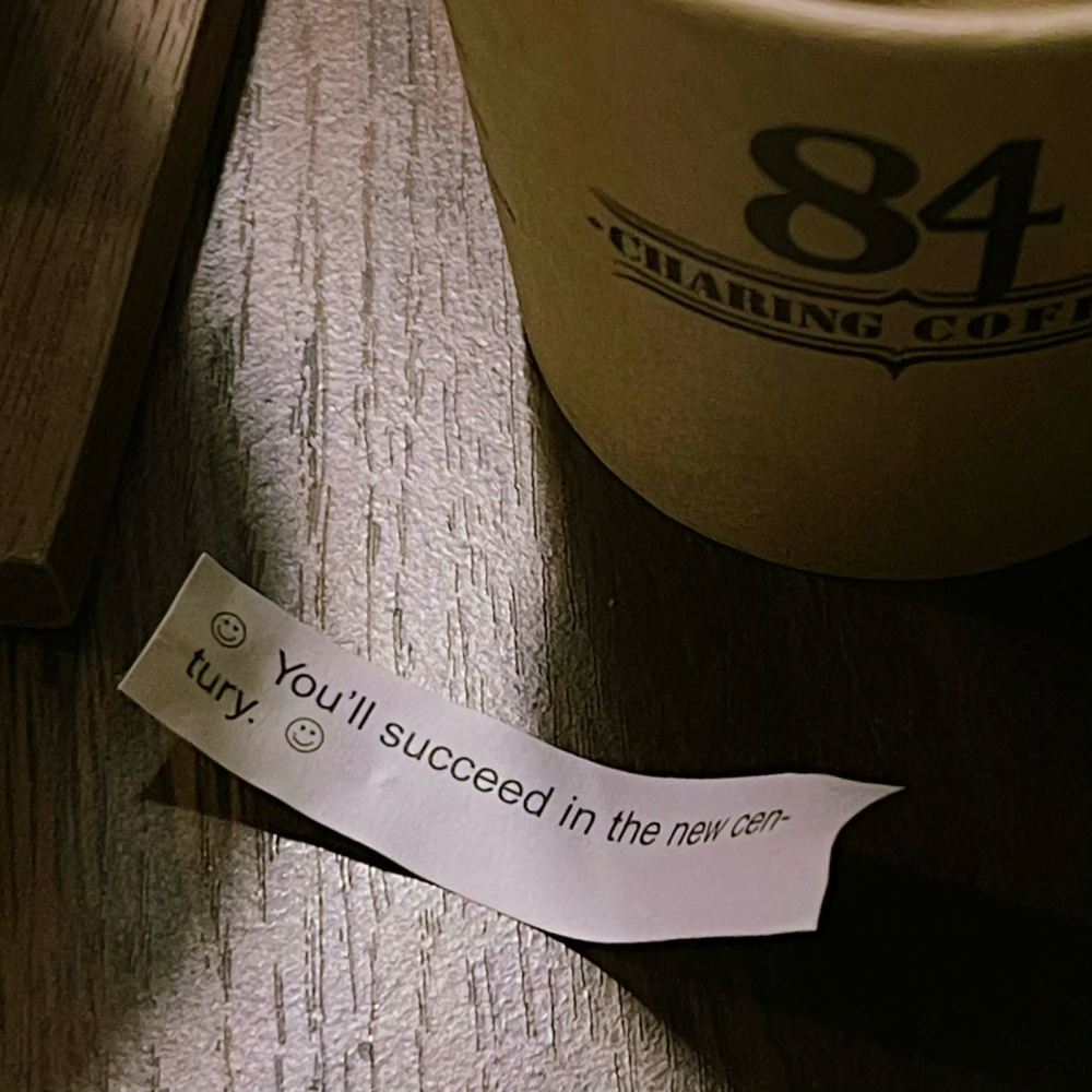 背景图
Cr: 【亘年漫日】