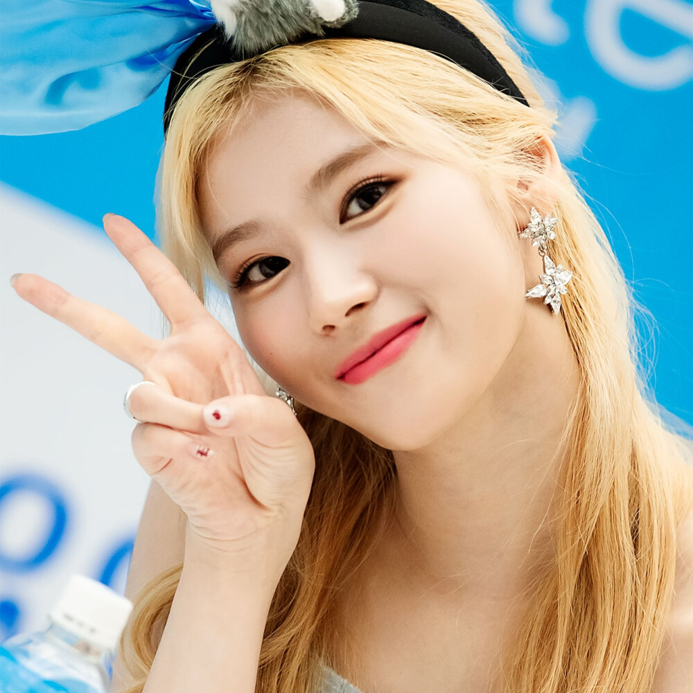 TWICE_MM1020