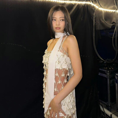 金智妮 JENNIE