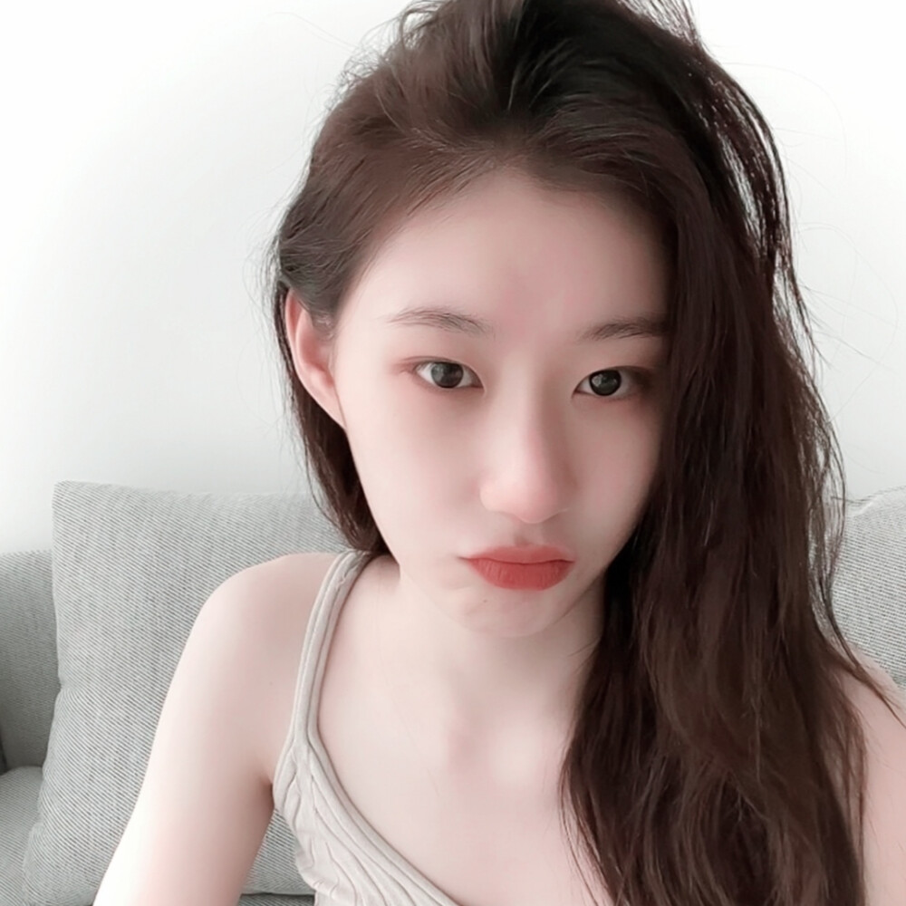 谁家的清纯系女友呀～
^ 李彩领Chaeryeong