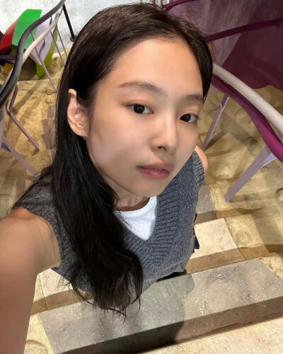 金智妮 JENNIE