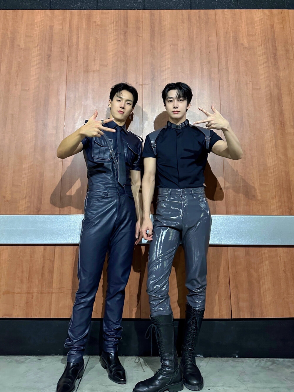 230819
230818 MONSTA X SHOWNU 亨源
KCONLA 2023 完成
因时隔很久见到LA的MONBEBE
更加开心的KCON LA 2023
无论何时何地都毫无保留地为我们应援的
托MONBEBE的福 今天也完美完成 ​​​