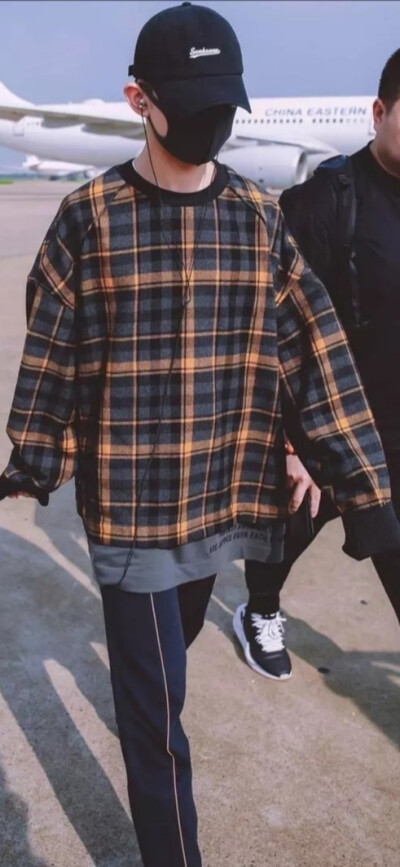 千玺！九宫格根本不够发。