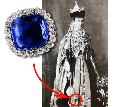 法贝热设计的蓝宝石胸针。蓝宝石重达100克拉。最初如此精致的蓝宝石，并不容易镶嵌的。经过多次重新设计后，才将其镶嵌在优雅的钻石中。1909年，被赠送给Mathilde Kschessinska。束发带可以当项链或者是手镯佩戴。蓝…