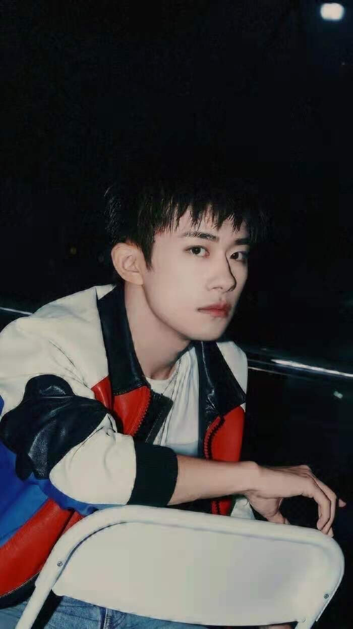 千玺！九宫格根本不够发。