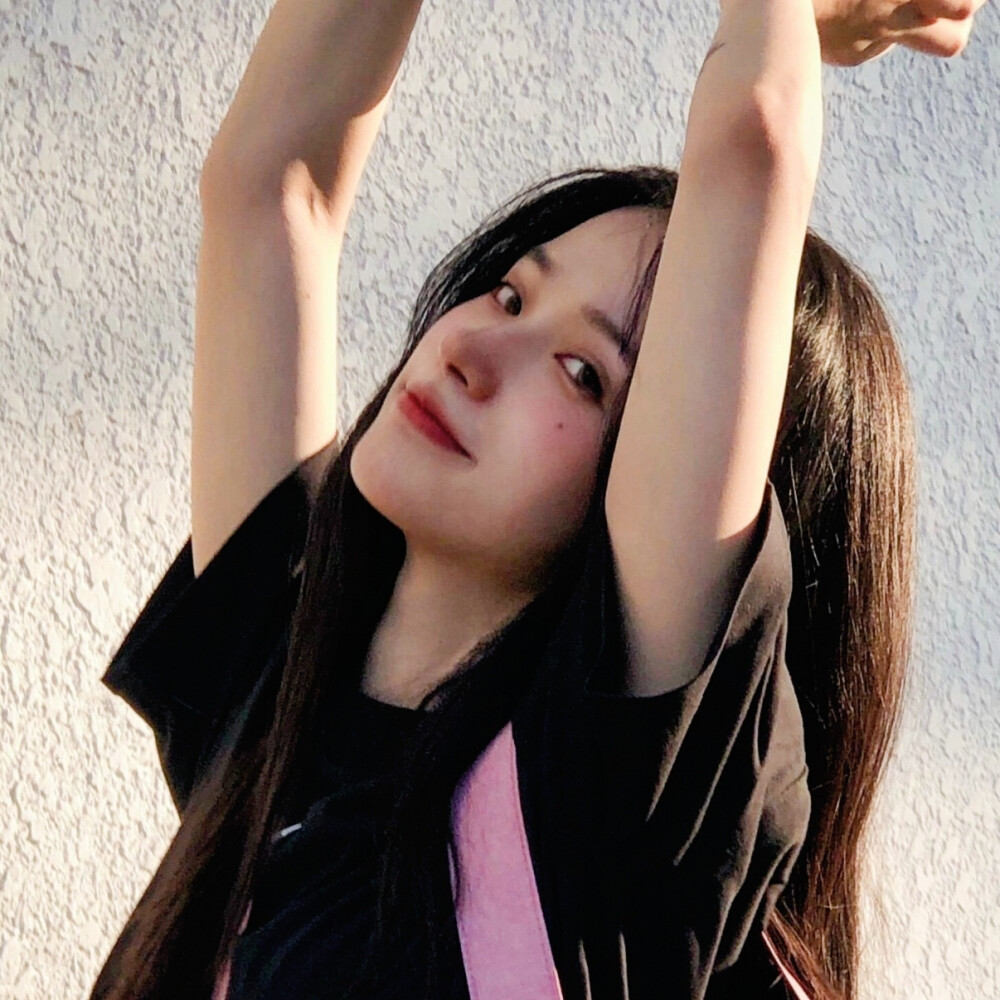 爱豆头像段小薇赞评论更多