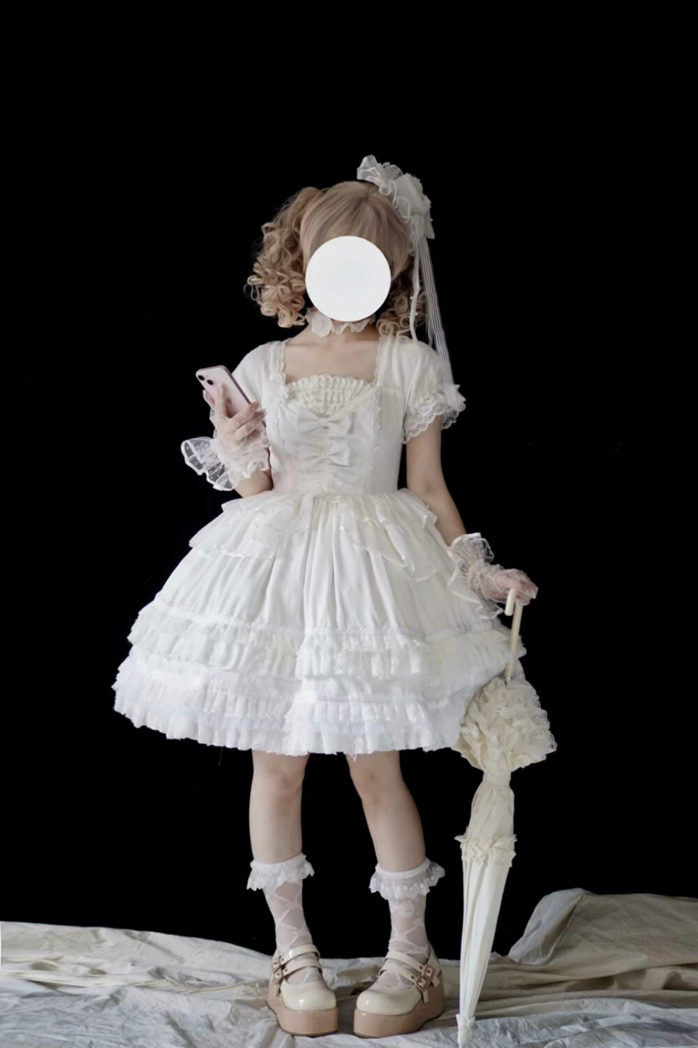 太喜欢暴暴蓝家的新品周年款小花嫁，胸口的设计真的超让人心动！