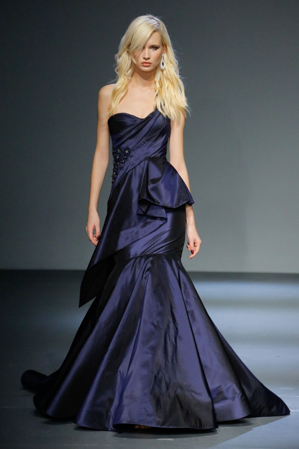 礼服、秀场、时装周、时尚、模特