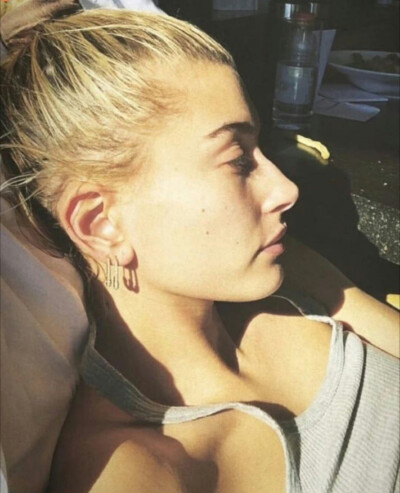 Hailey Bieber