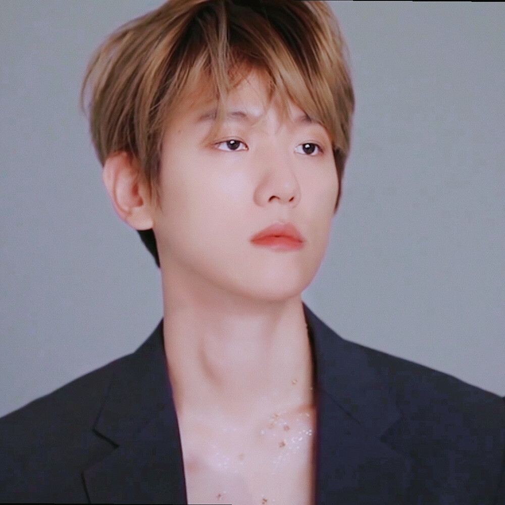 边伯贤•baekhyun
“无法抗拒的，是爱情和你”