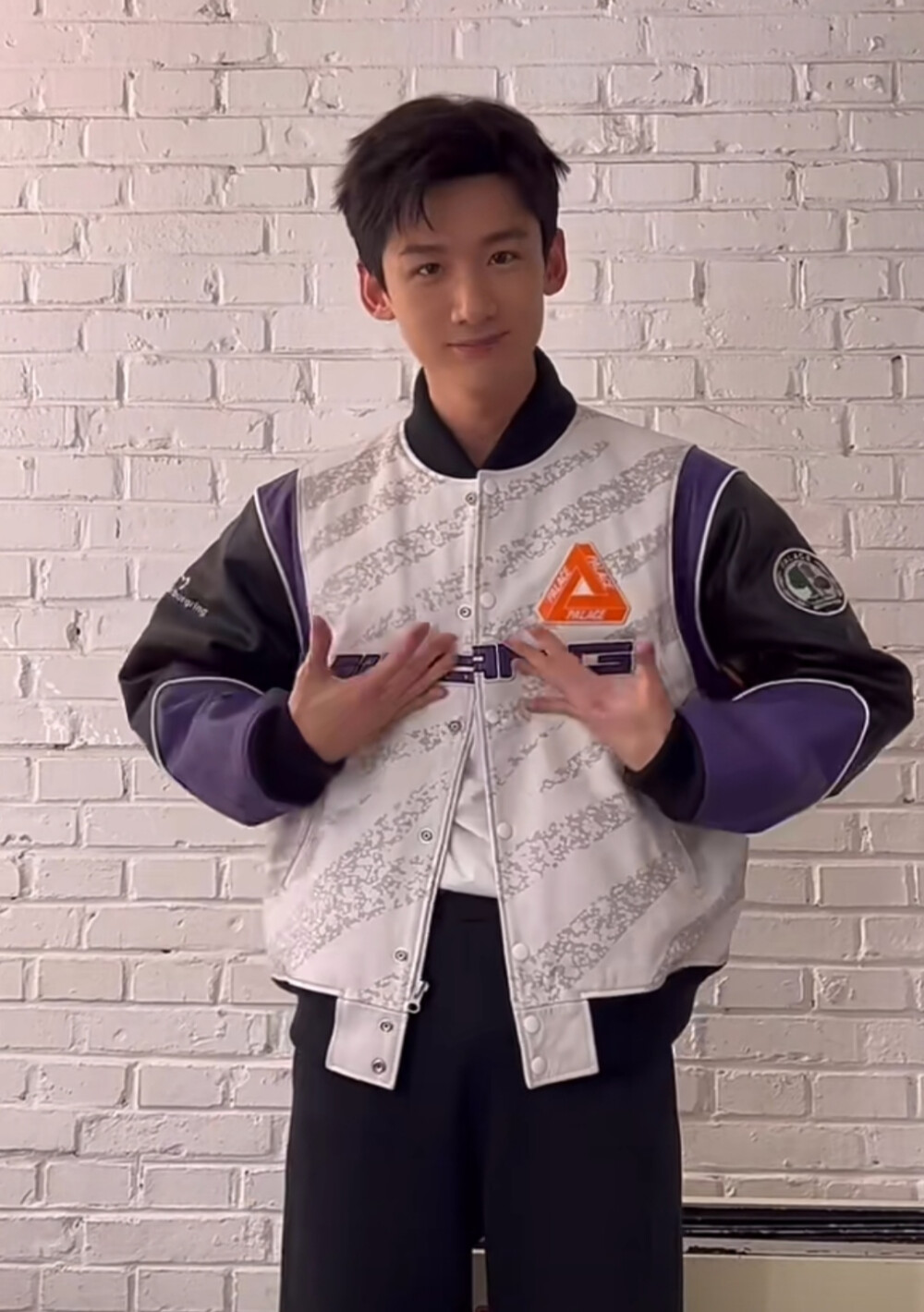 白敬亭，腼腆害羞内向社恐文静小男孩，183大帅哥