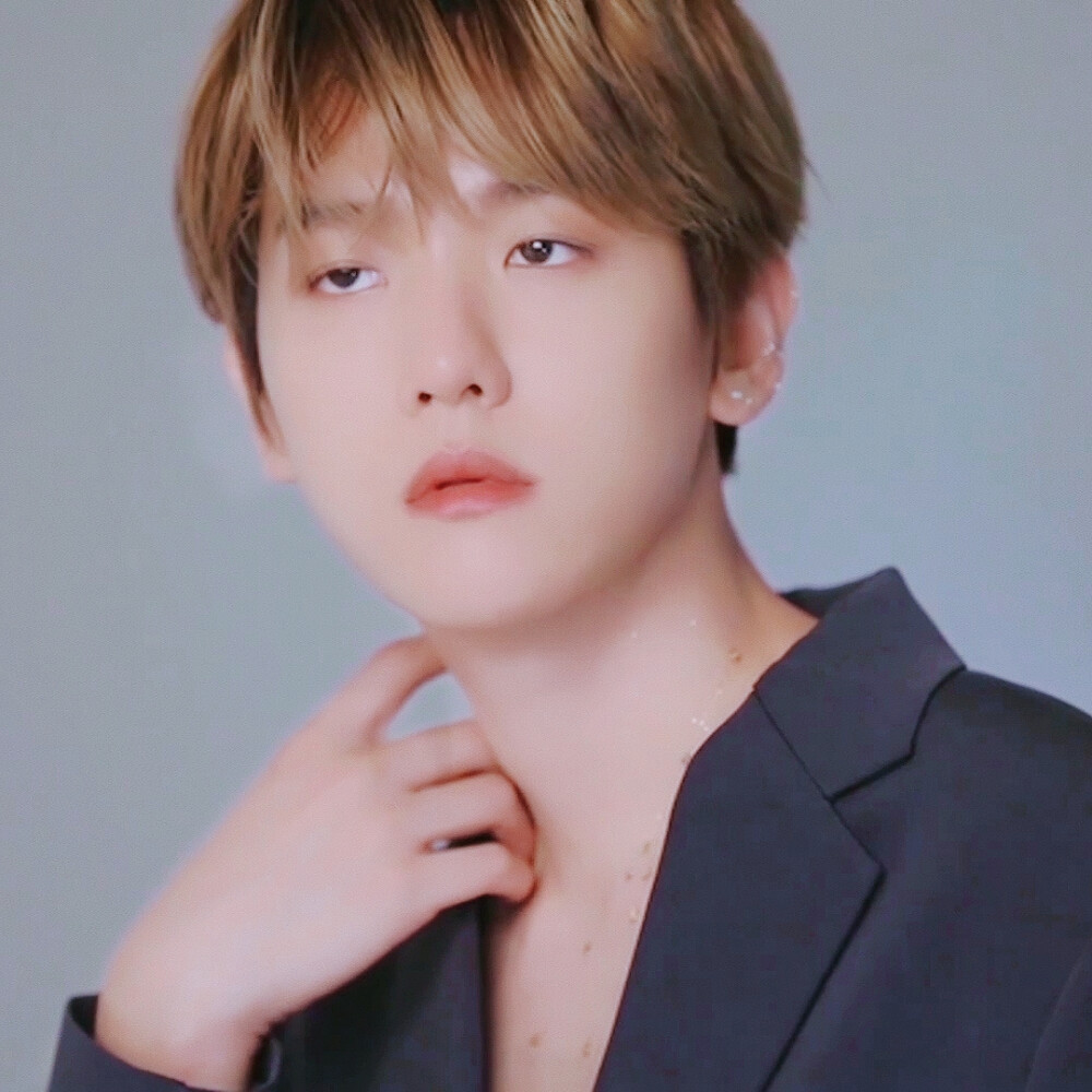 边伯贤•baekhyun
“无法抗拒的，是爱情和你”