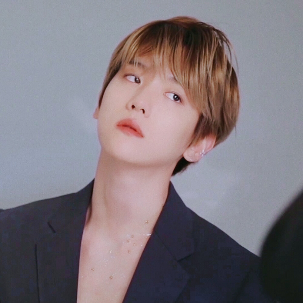 边伯贤•baekhyun
“无法抗拒的，是爱情和你”