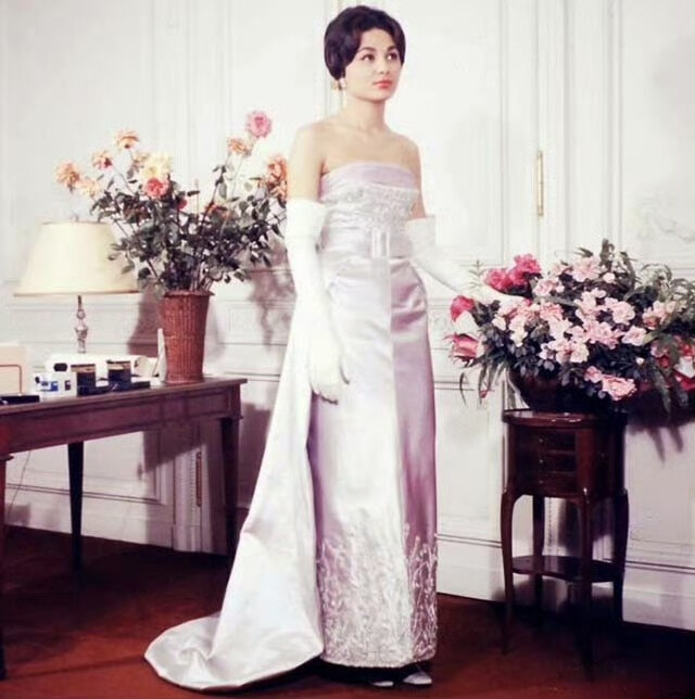 伊朗末代王后法拉赫