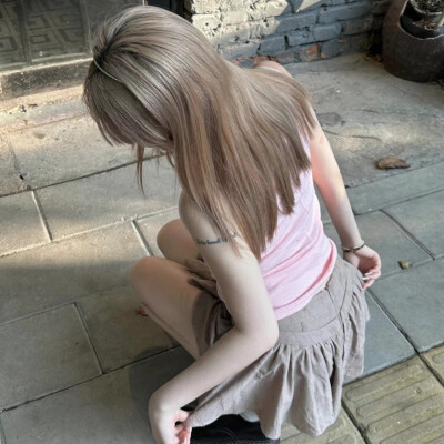 有一天我突然意识到，我的明天、后天以至于后来的日子都是这样，我不得不接受自己是一个普通人，我很难过