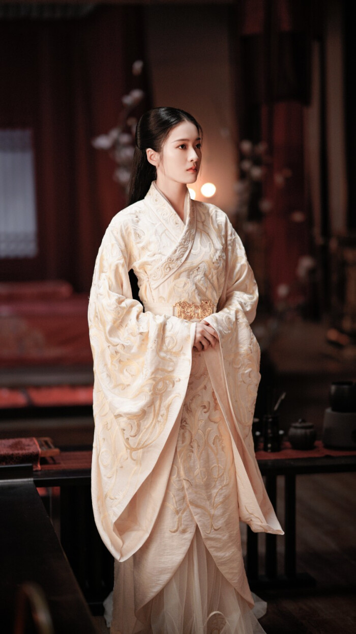 张雪迎白发容乐