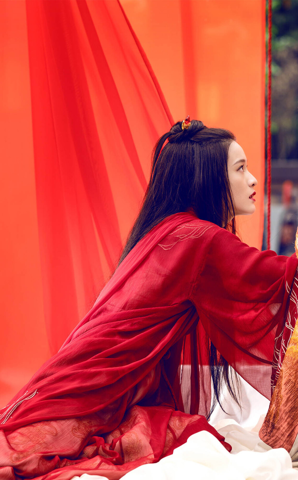 张雪迎白发容乐