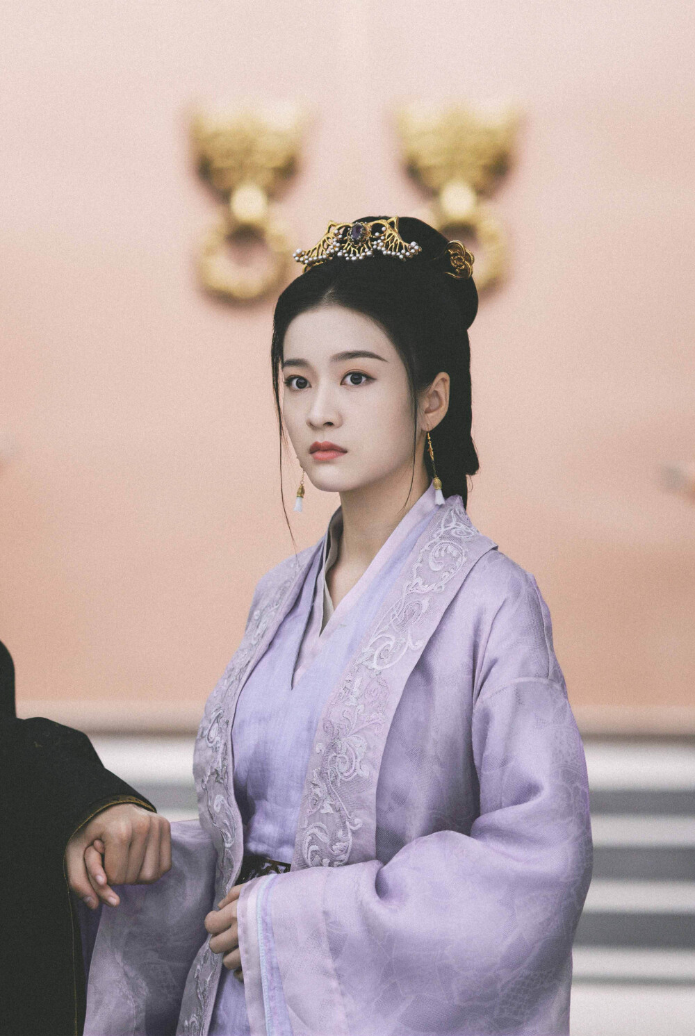 张雪迎白发容乐