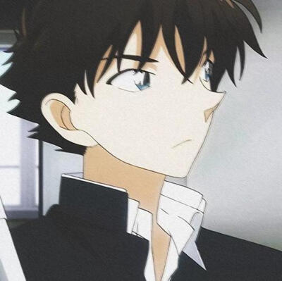 动漫男生头像
「名侦探柯南·黑羽快斗」