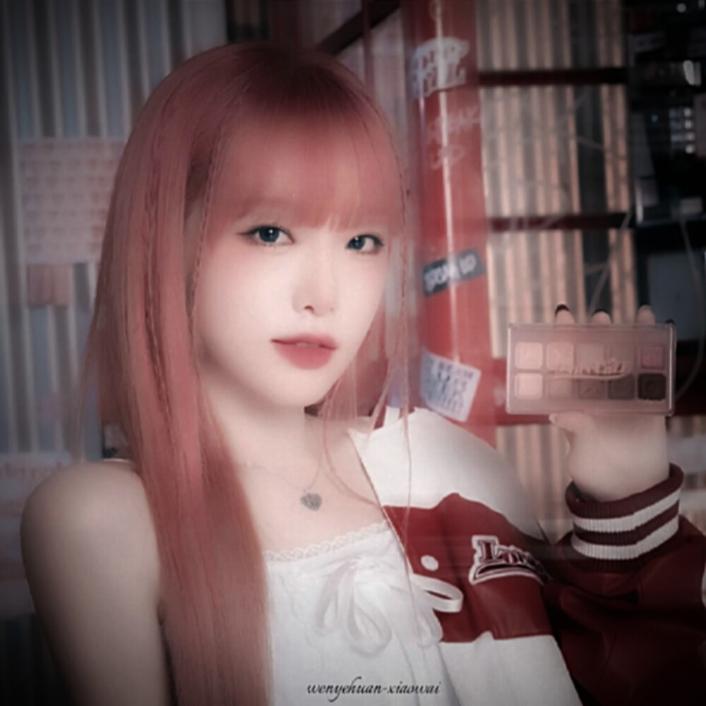 ʚ•⚇•ɞ(小猪叹气)ᐝPiglet=⚇="唉哟~
·崔叡娜 cr.脆椰拿