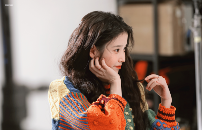 IU | THE BIG ISSUE幕后花絮
cr:砂糖收藏家