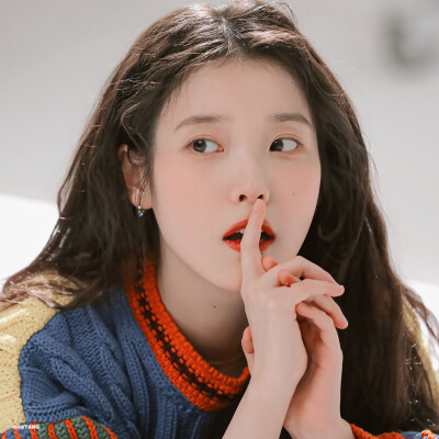 IU | THE BIG ISSUE幕后花絮
cr:砂糖收藏家