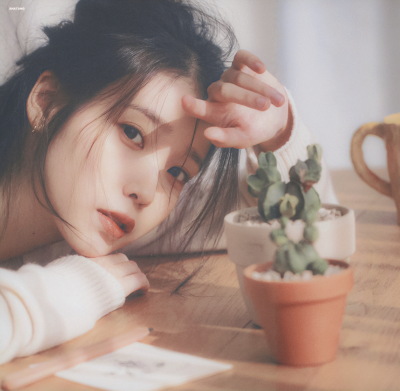 IU | 六期会员礼扫图
cr:砂糖收藏家