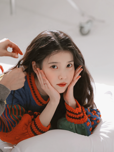 IU | THE BIG ISSUE幕后花絮
cr:砂糖收藏家