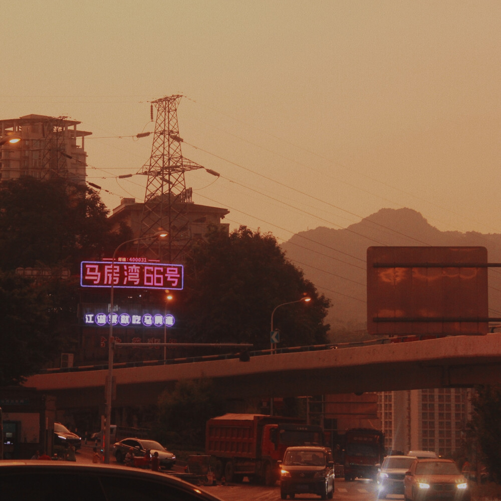 背景图片
自己和朋友一起拍摄 抱图dd
