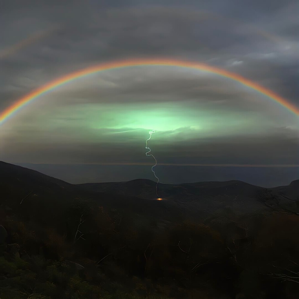 莲花楼
李相夷 李莲花
壁纸
街景
头像
背景
美图
漫头
情头
专辑封面
AI风景动漫风景