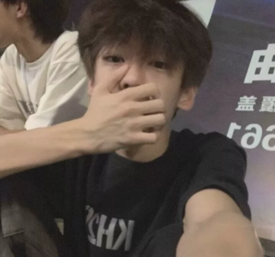 男生头像
潮男头像