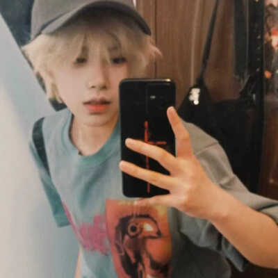 男生头像
潮男头像