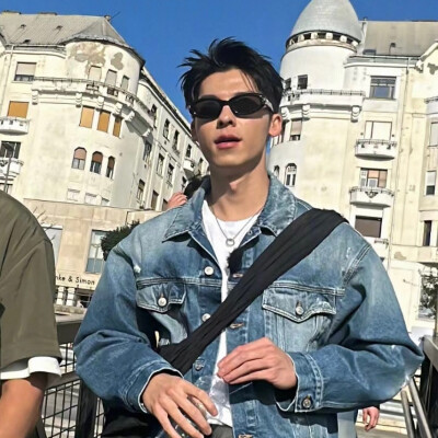 男头
许光汉 我那在娱乐圈上班的老公
#许光汉##无水印头像##许光汉greghan[超话]# 