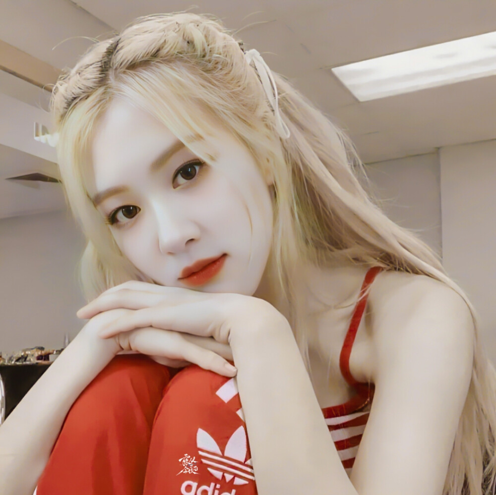 朴彩英 头像原截©唐软