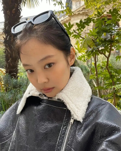 Jennie 金智妮 Blackpink 杂志 香奈儿 时尚 自拍 爱豆