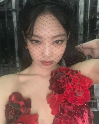 Jennie 金智妮 Blackpink 杂志 香奈儿 时尚 自拍 爱豆