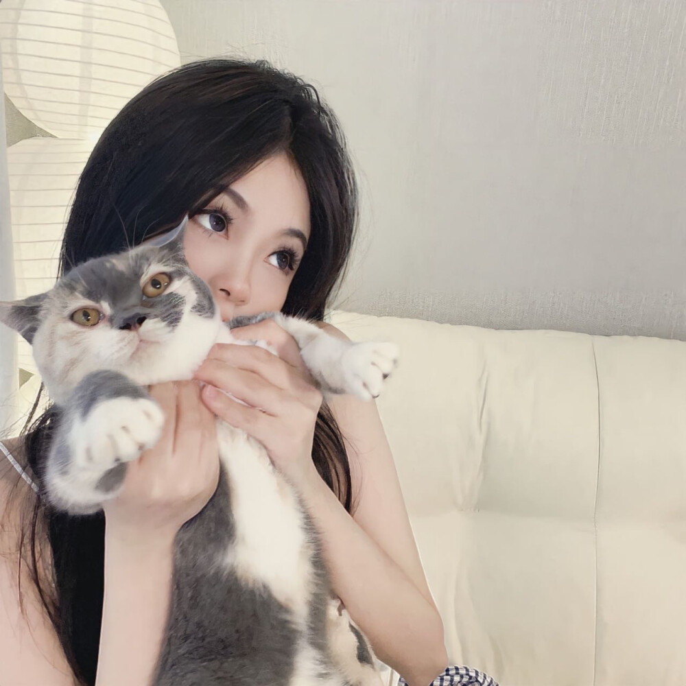  ᰔᩚ：很哇塞的高清女头像 ᰔᩚ
ʚ ：背景软萌纯欲淑女氛围ɞ
@小栀音 