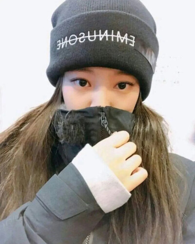 Jennie 金智妮 Blackpink 杂志 香奈儿 时尚 自拍 爱豆