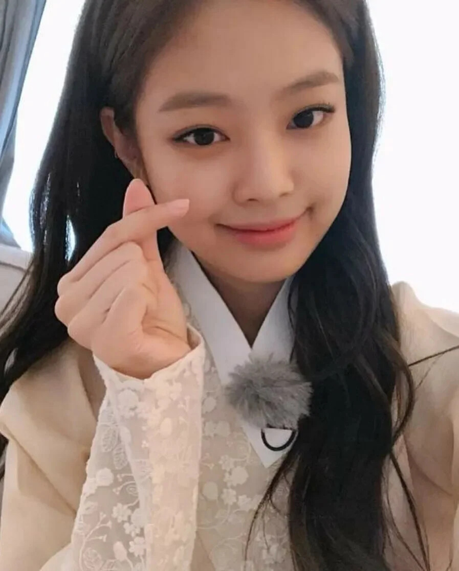 Jennie 金智妮 Blackpink 杂志 香奈儿 时尚 自拍 爱豆