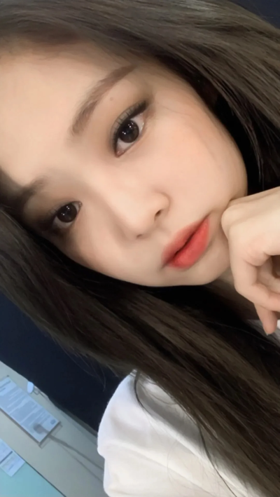 Jennie 金智妮 Blackpink 杂志 香奈儿 时尚 自拍 爱豆