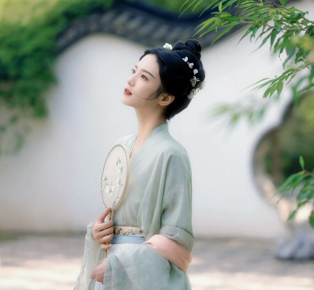 张雅钦 ​​​ cr@是大栗