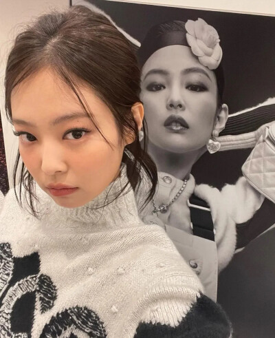 Jennie 金智妮 Blackpink 杂志 香奈儿 时尚 自拍 爱豆