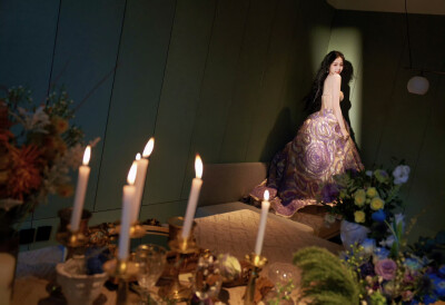 #虞书欣[超话]##虞书欣新歌未完待续首唱舞台##虞书欣再唱失忆# 我喜欢我的形状，不规则多漂亮，就算会受伤～也当作我的妆，钻石被打磨过才漂亮