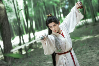 破万恭喜 莲花楼值得
竹林醉酒舞剑封神 太帅了！！
cr@LoveGhostFor1000Days
#莲花楼破万##成毅好牛的50秒##莲花楼夷神归来# ​​​