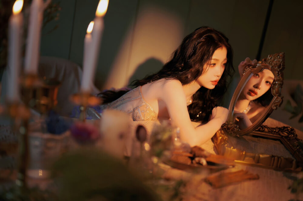 #虞书欣[超话]##虞书欣新歌未完待续首唱舞台##虞书欣再唱失忆# 我喜欢我的形状，不规则多漂亮，就算会受伤～也当作我的妆，钻石被打磨过才漂亮