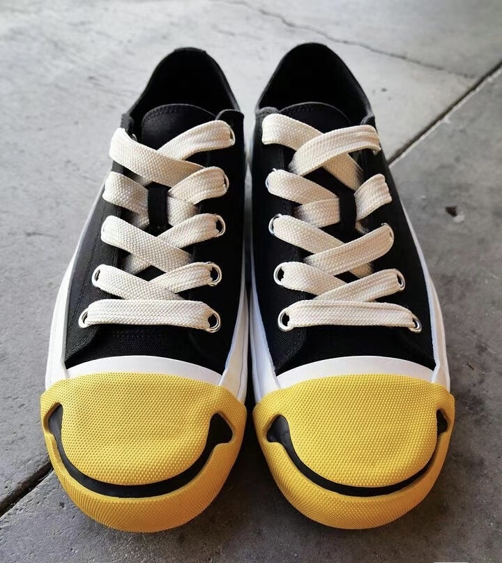 Smiley Duck Sneakers