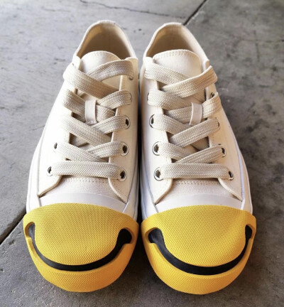 Smiley Duck Sneakers