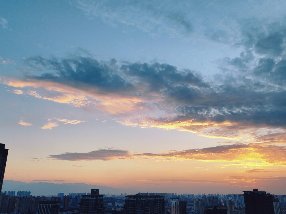 qq个性名片黄昏背景图=个性名片背景图片带字