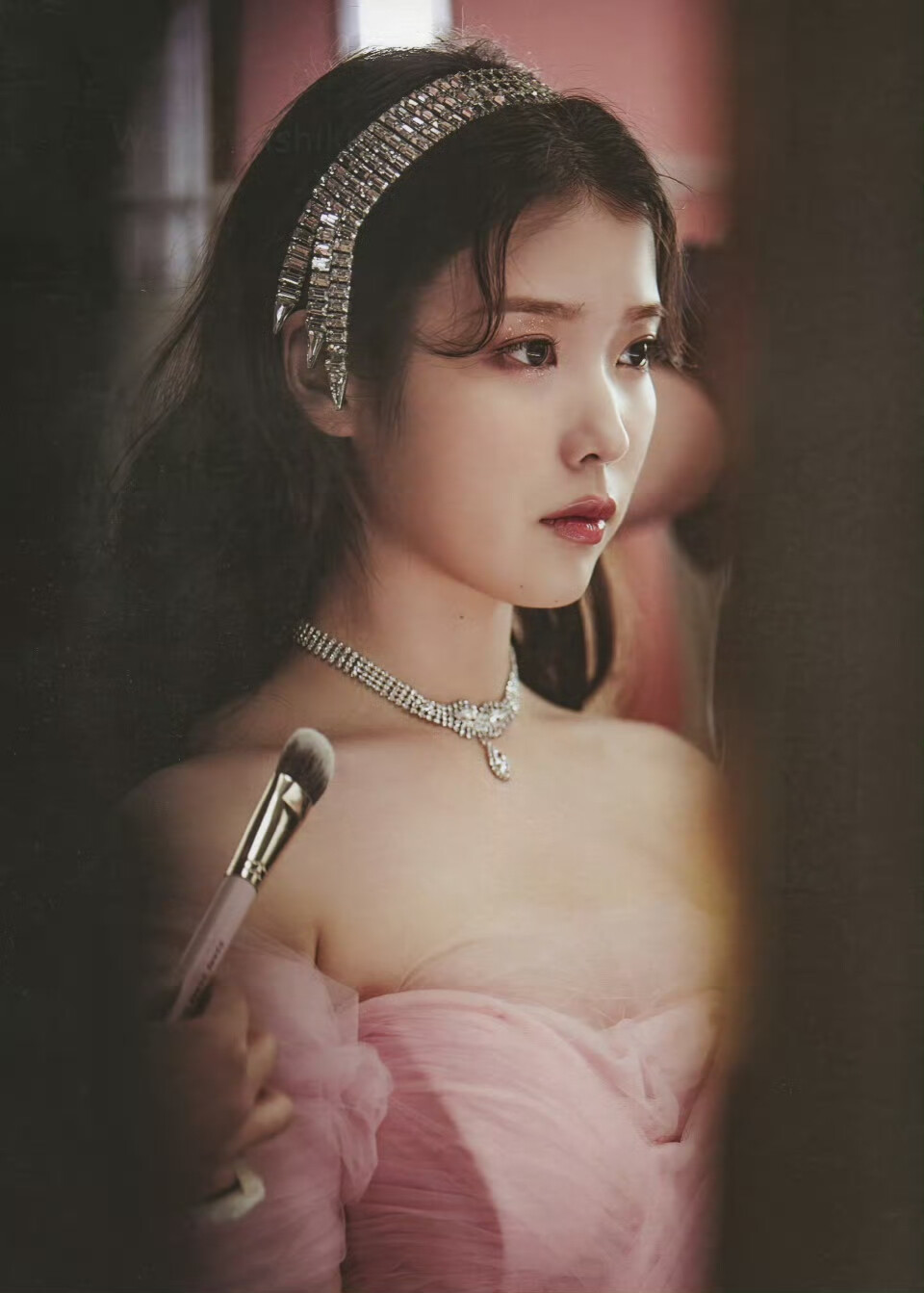 IU