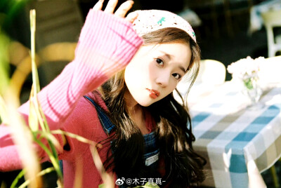 粉色毛衣
出镜：@木子真真- ​​​